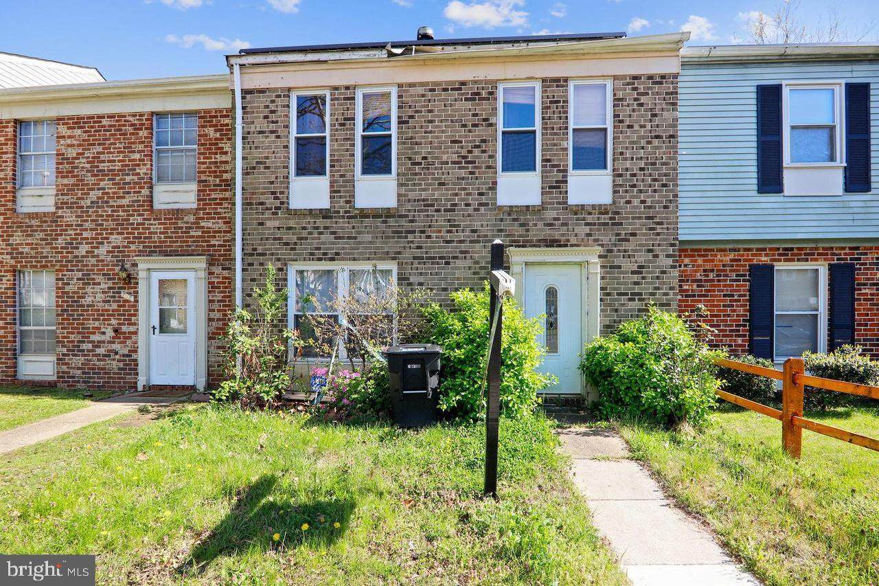 703 Kaplan - Photo 1