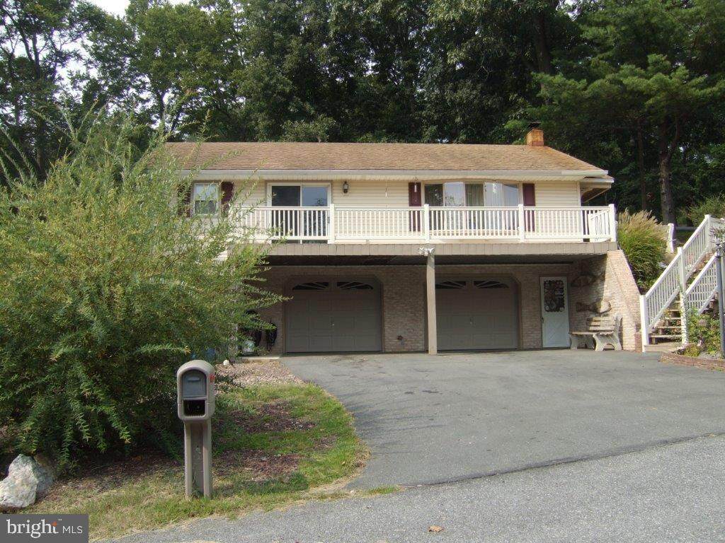 538 Betty Lane - Photo 1