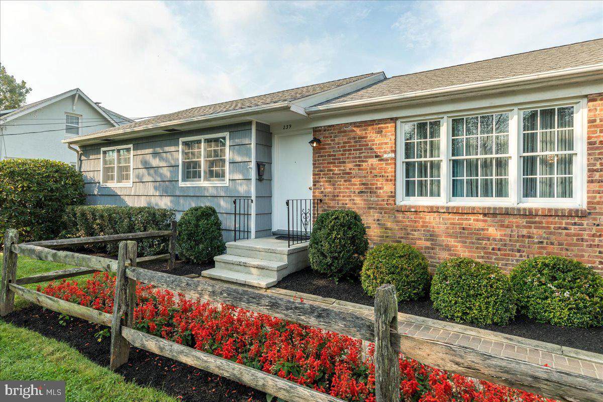 239 Harrison Street - Photo 1