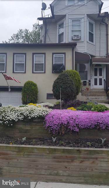724 Spruce Street - Photo 1