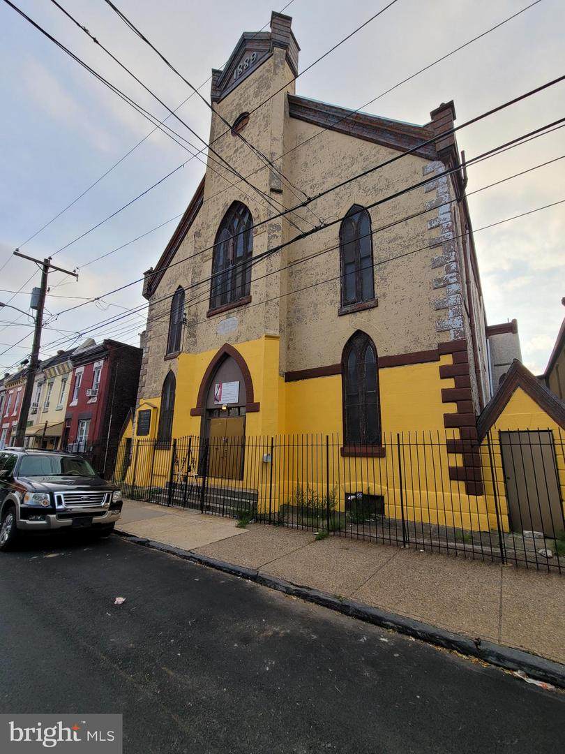 2320-24 Hancock Street - Photo 1