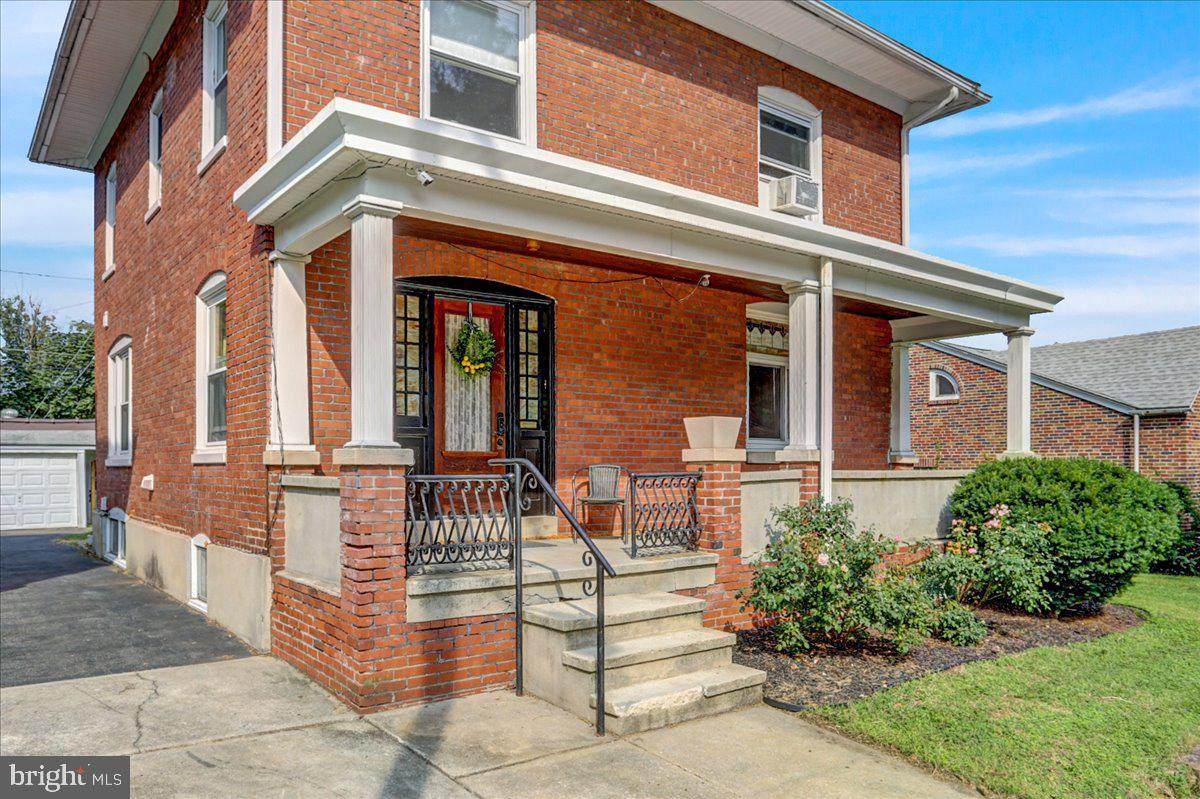 646 19TH Street - Photo 1