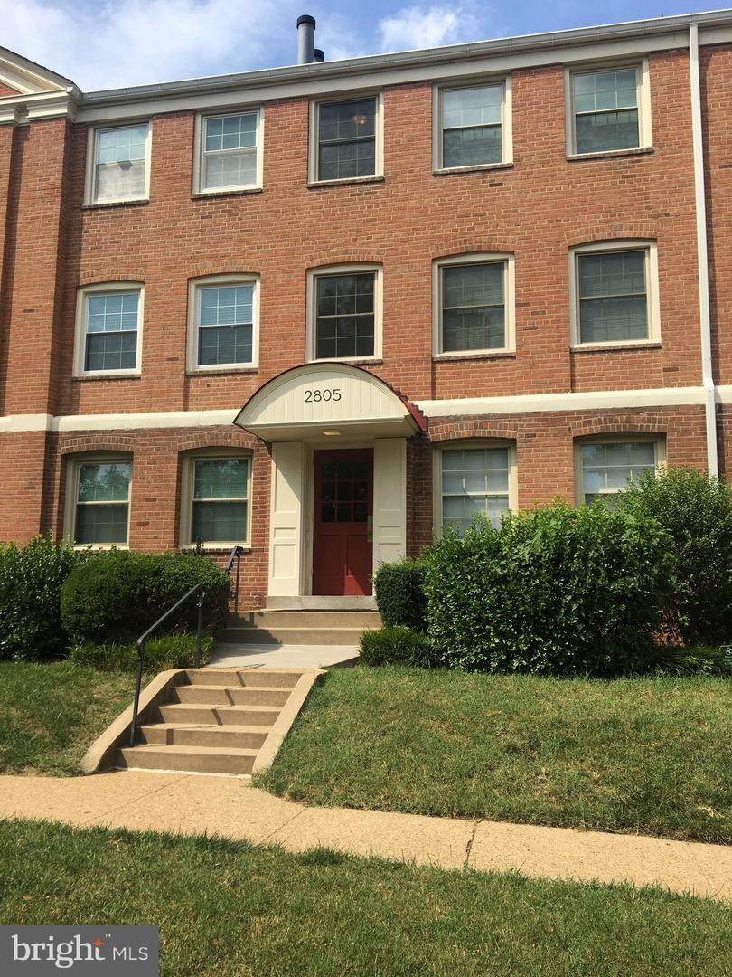2805 Arlington Boulevard - Photo 1