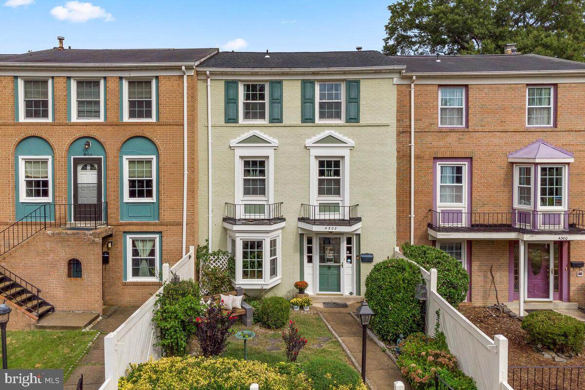 4302 Gramercy Circle - Photo 1