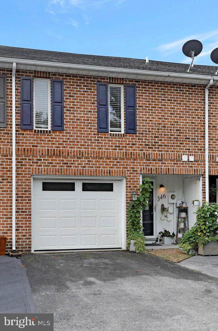 346 Stonegate Court - Photo 1