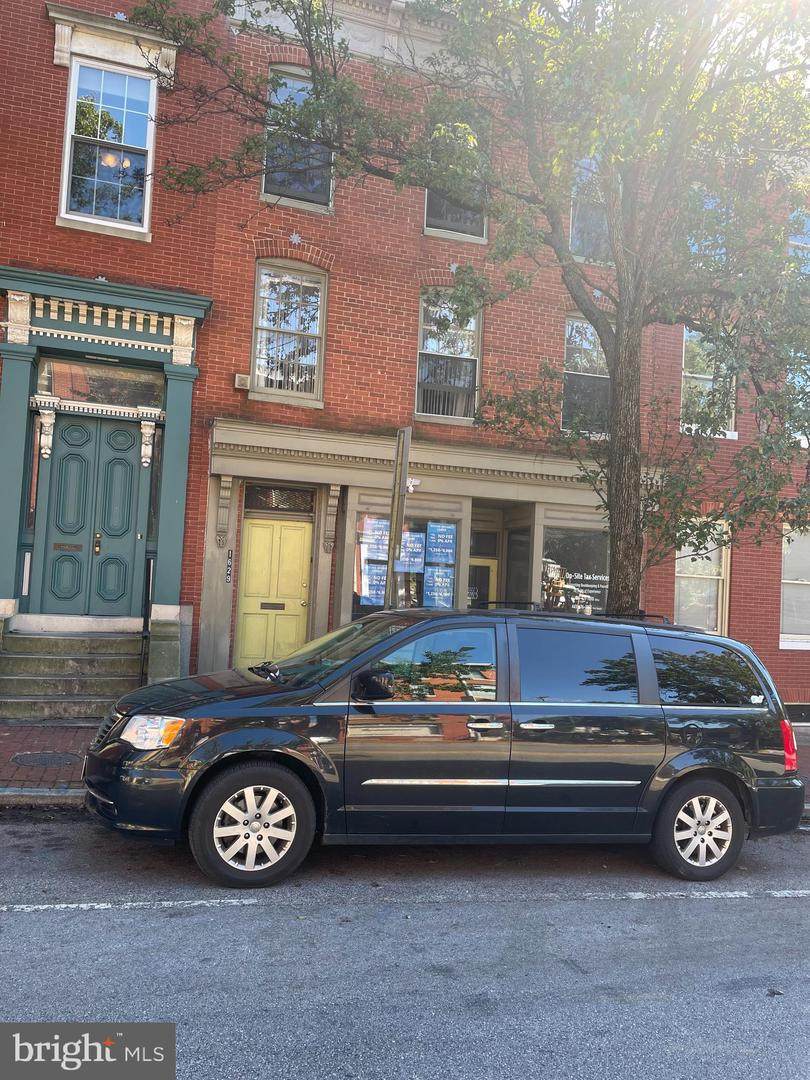 1629 Baltimore Street - Photo 1