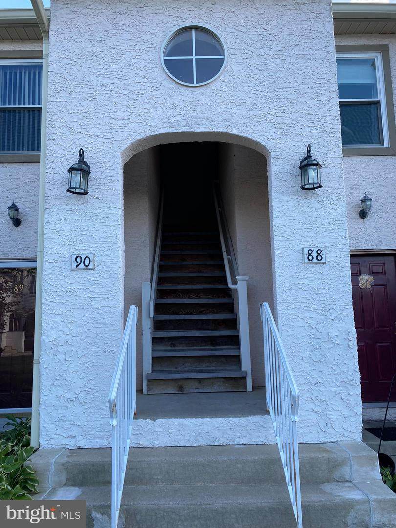 90 Yellowwood Court - Photo 1