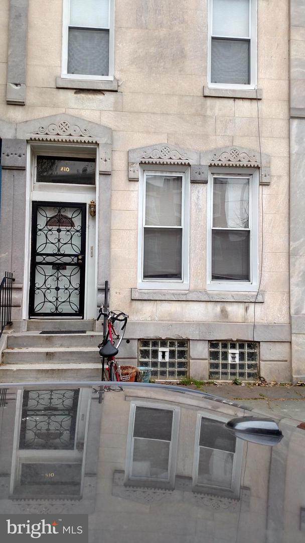 810 Corinthian Ave - Photo 1