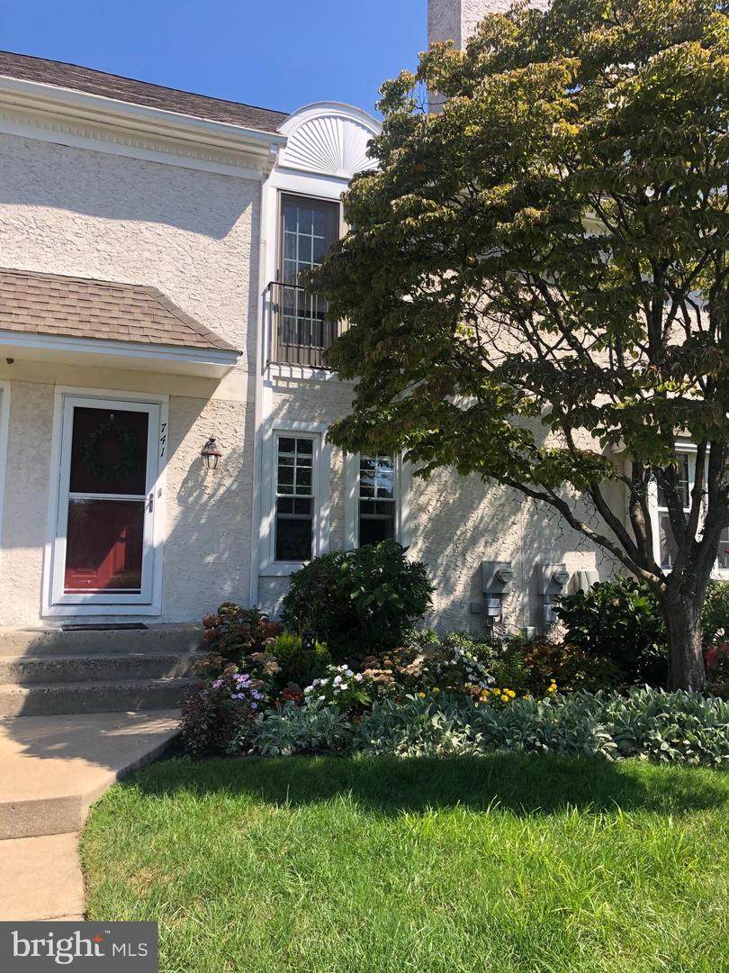 741 Bradford Terrace - Photo 1