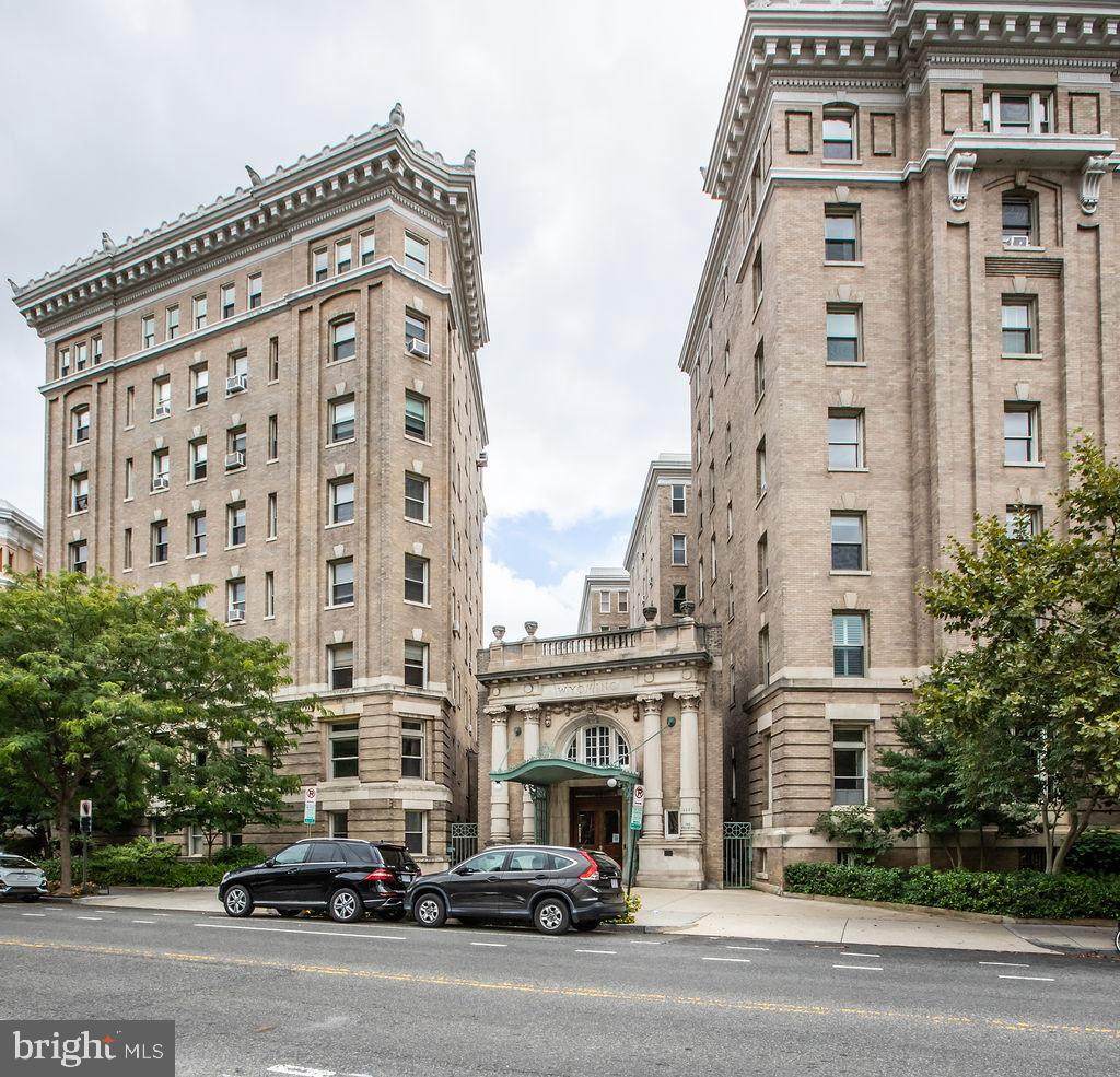 2022 Columbia Road - Photo 1