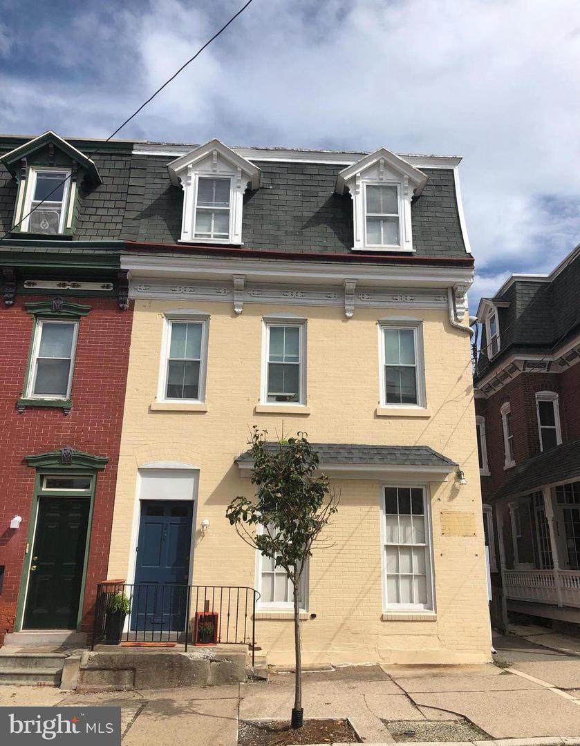 209 Gay Street - Photo 1