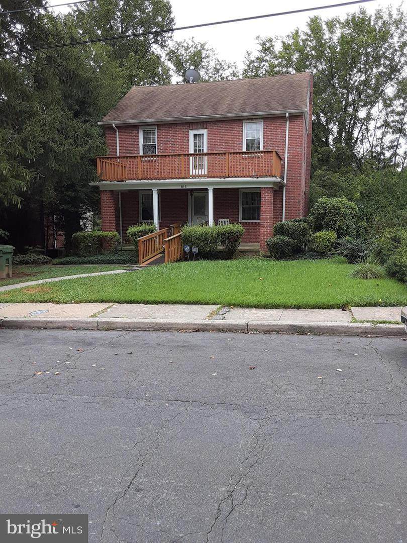 815 Evesham Avenue - Photo 1