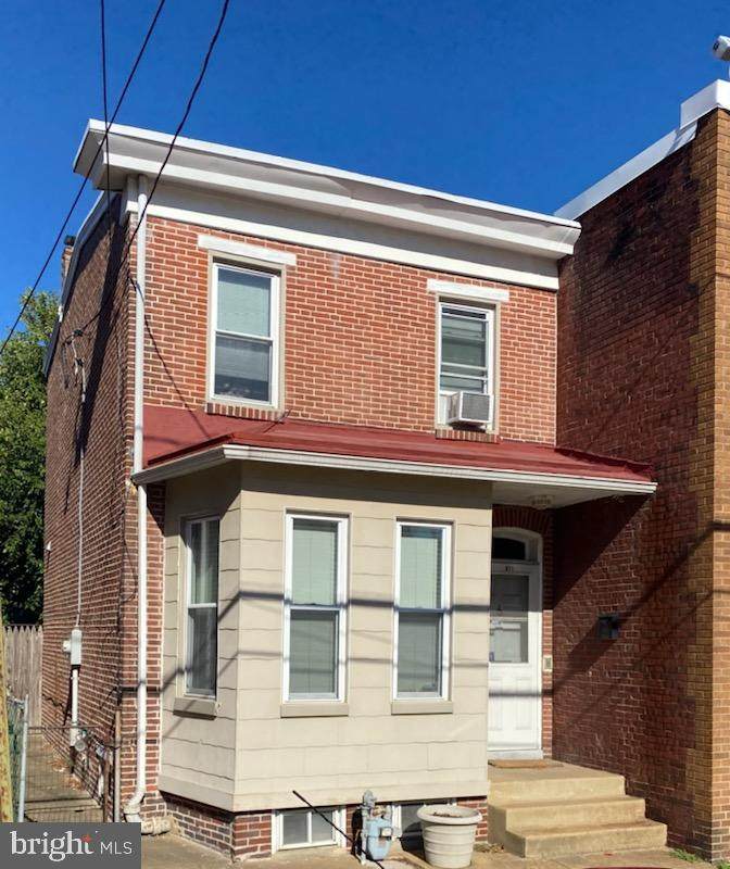 611 Lincoln Street - Photo 1