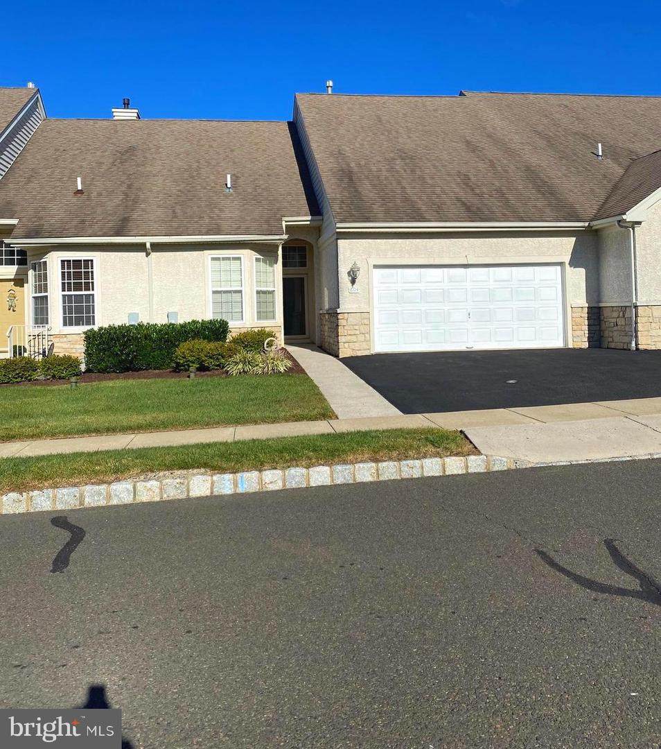 604 Salford - Photo 1