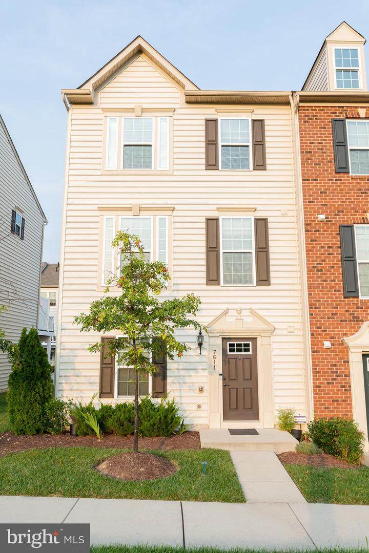 7611 Golden Slumber Lane - Photo 1