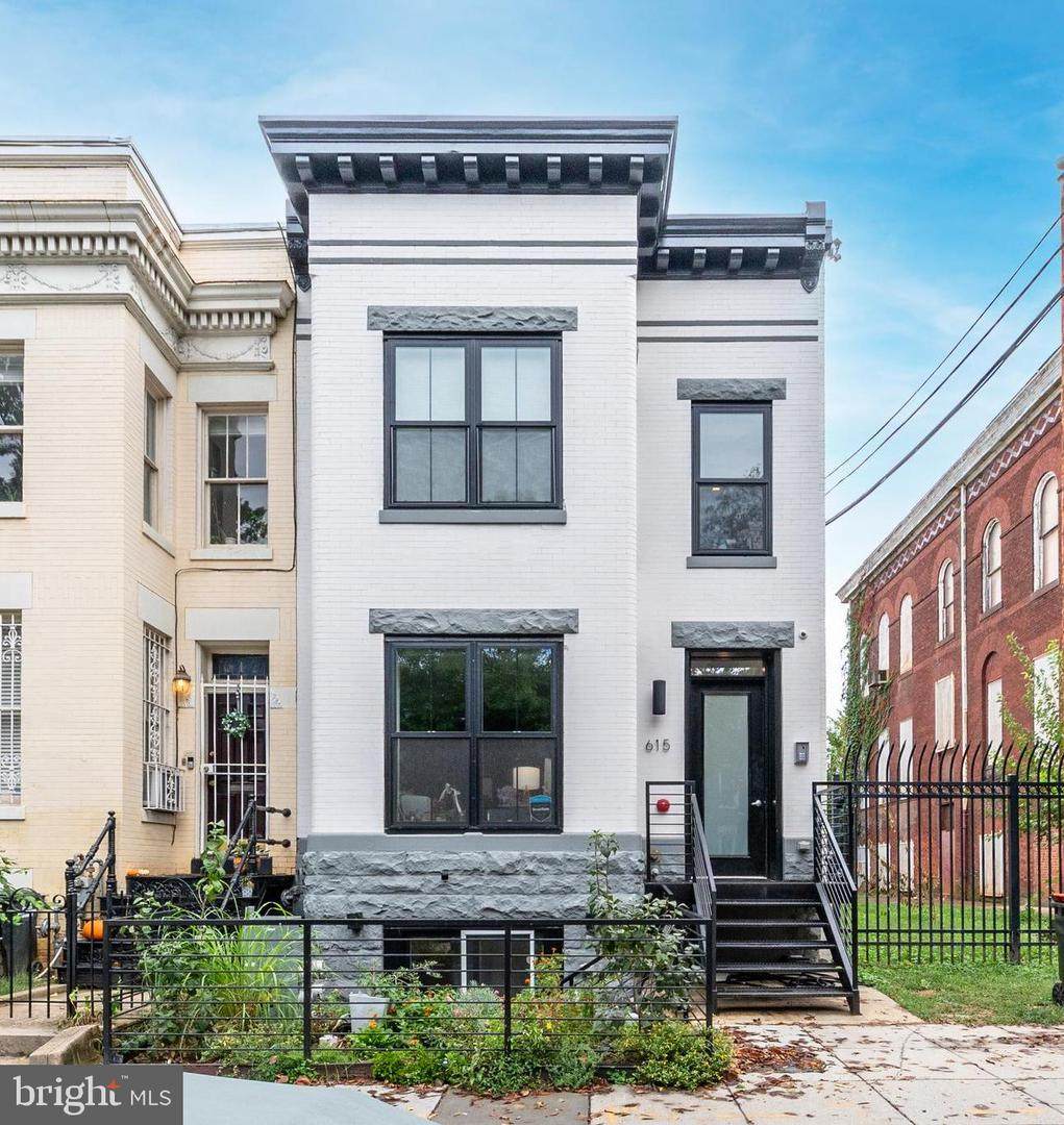 615 15TH Street - Photo 1