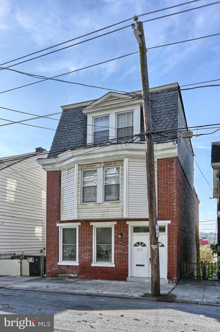312 2ND Street - Photo 1