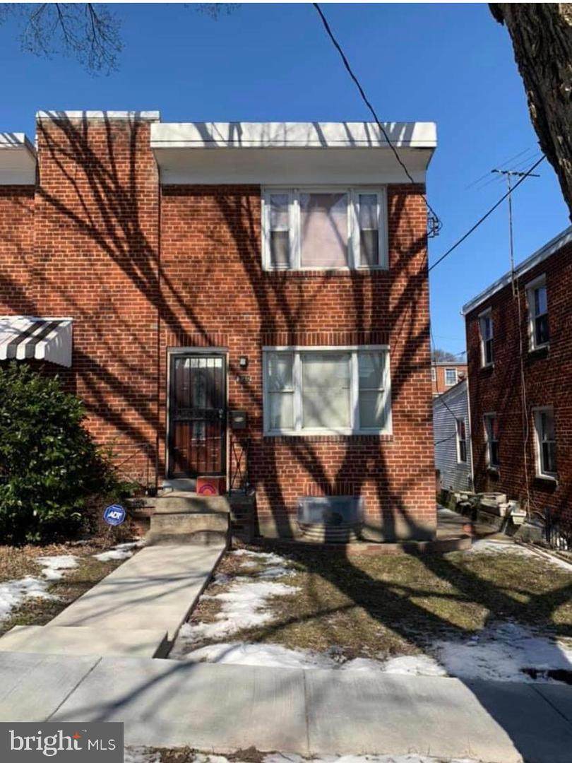 330 Nicholson Street - Photo 1