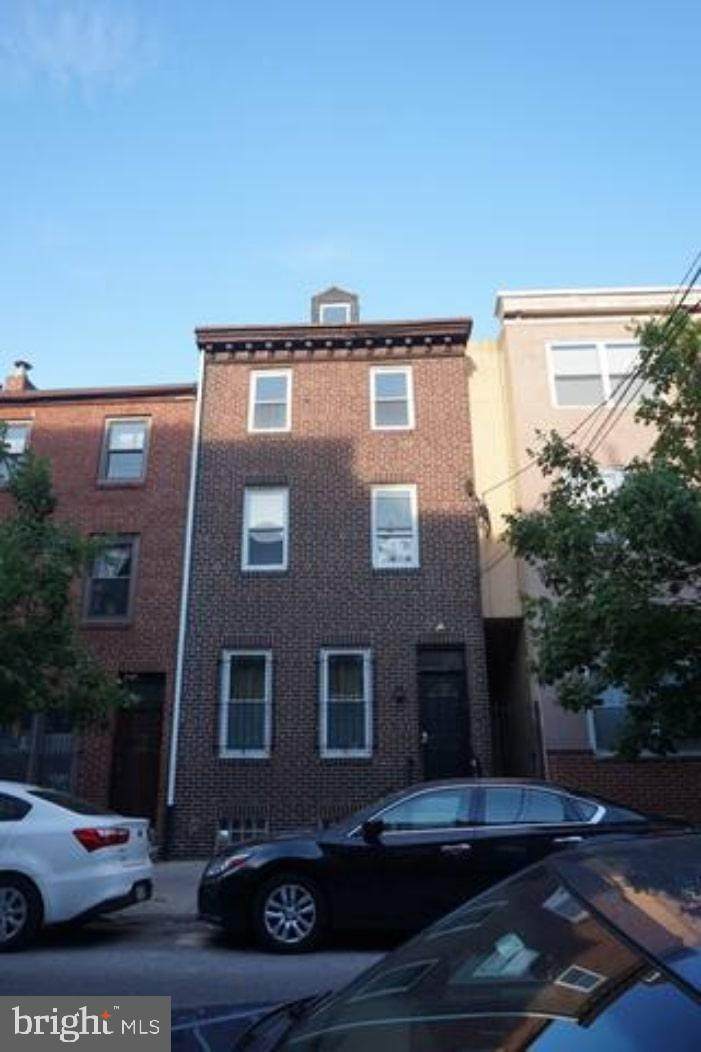 621 18TH - Photo 1