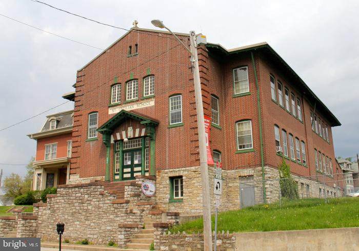 601 Lincoln Highway - Photo 1