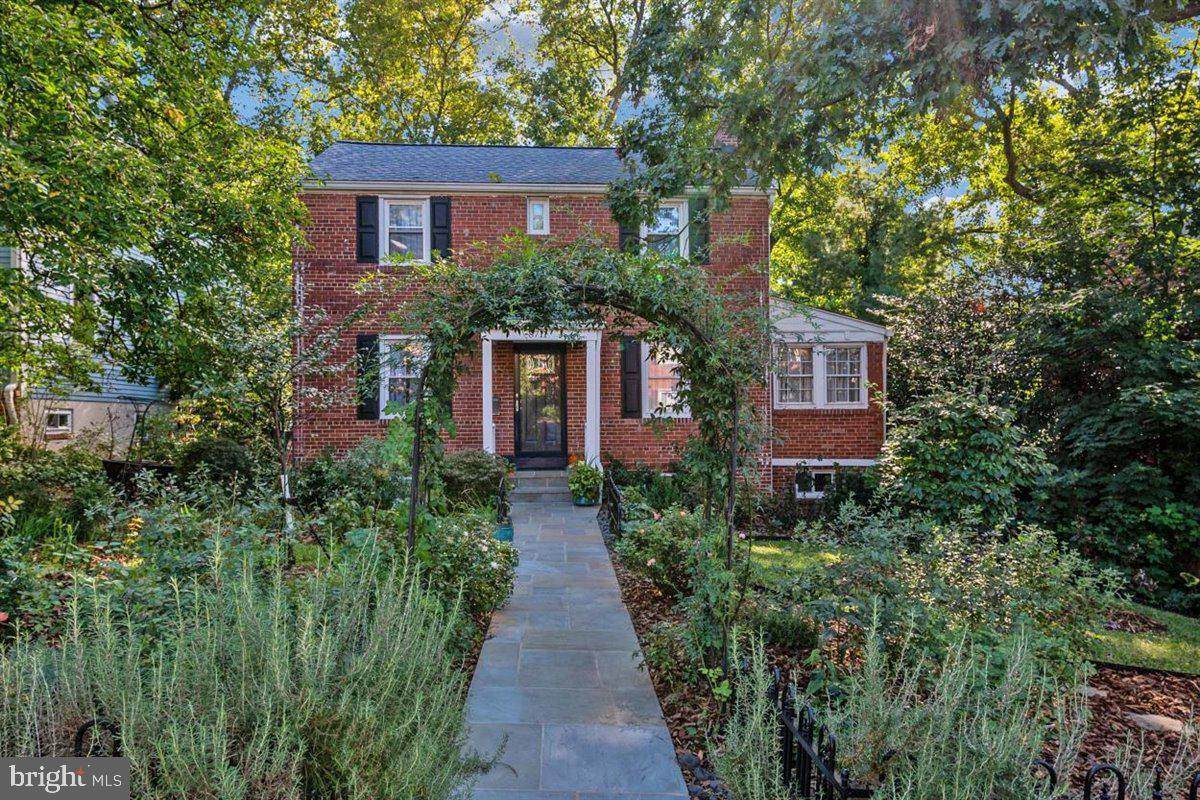 8711 Bradford Road - Photo 1
