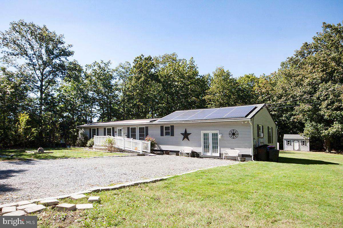 1471 Kearsley Road - Photo 1