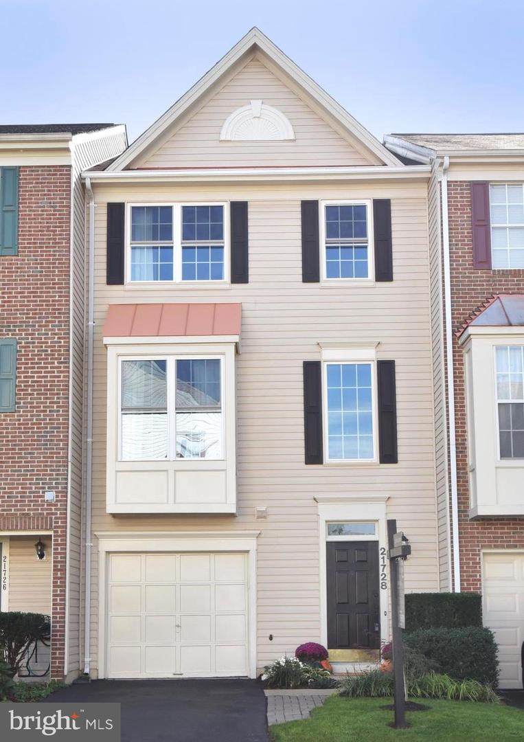 21728 Kings Crossing - Photo 1