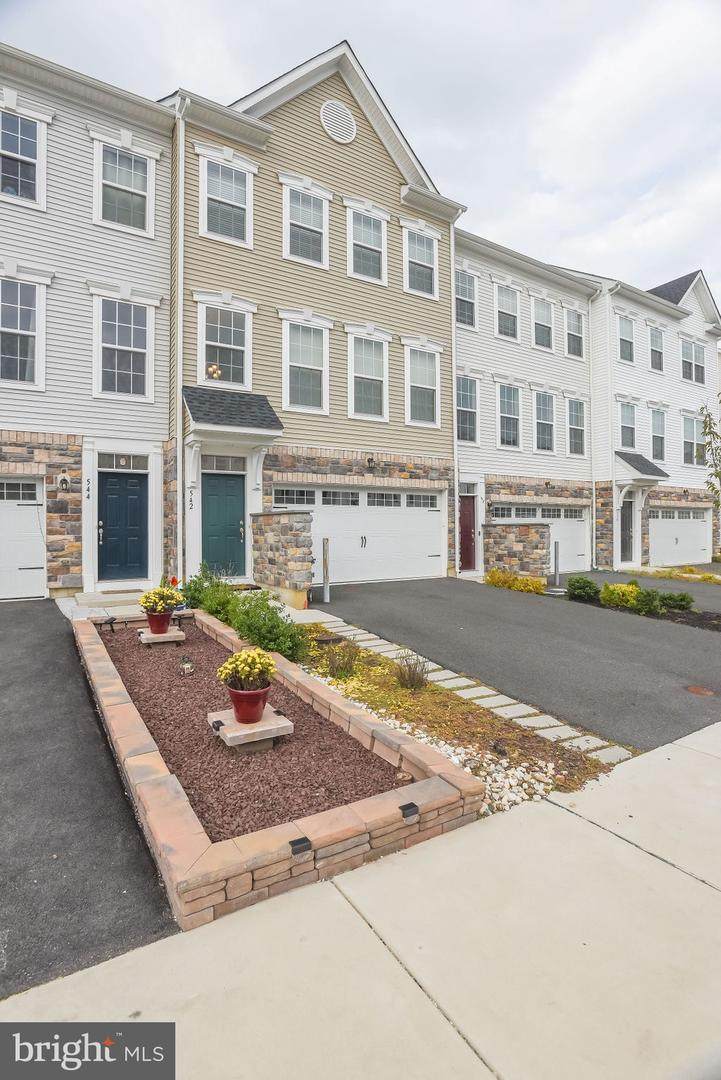 542 Liam Place - Photo 1