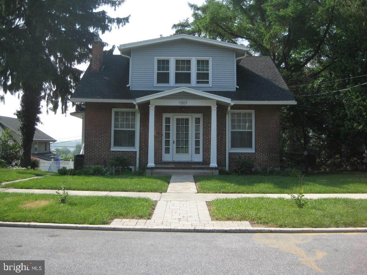 1507 Walnut Street - Photo 1