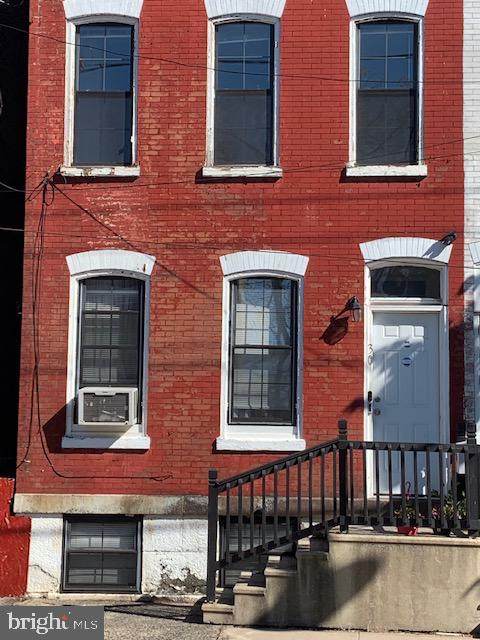 306 Hanover Street - Photo 1