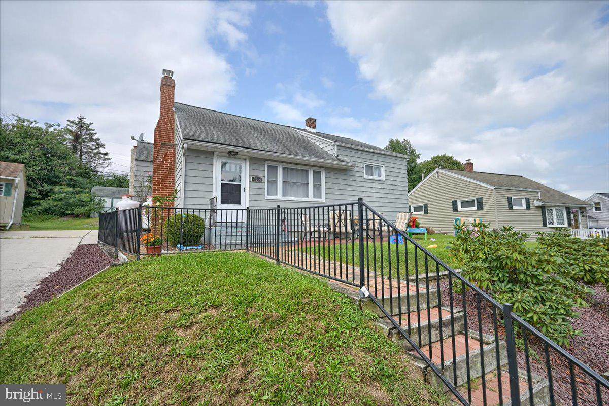 5214 Woodlawn Drive - Photo 1