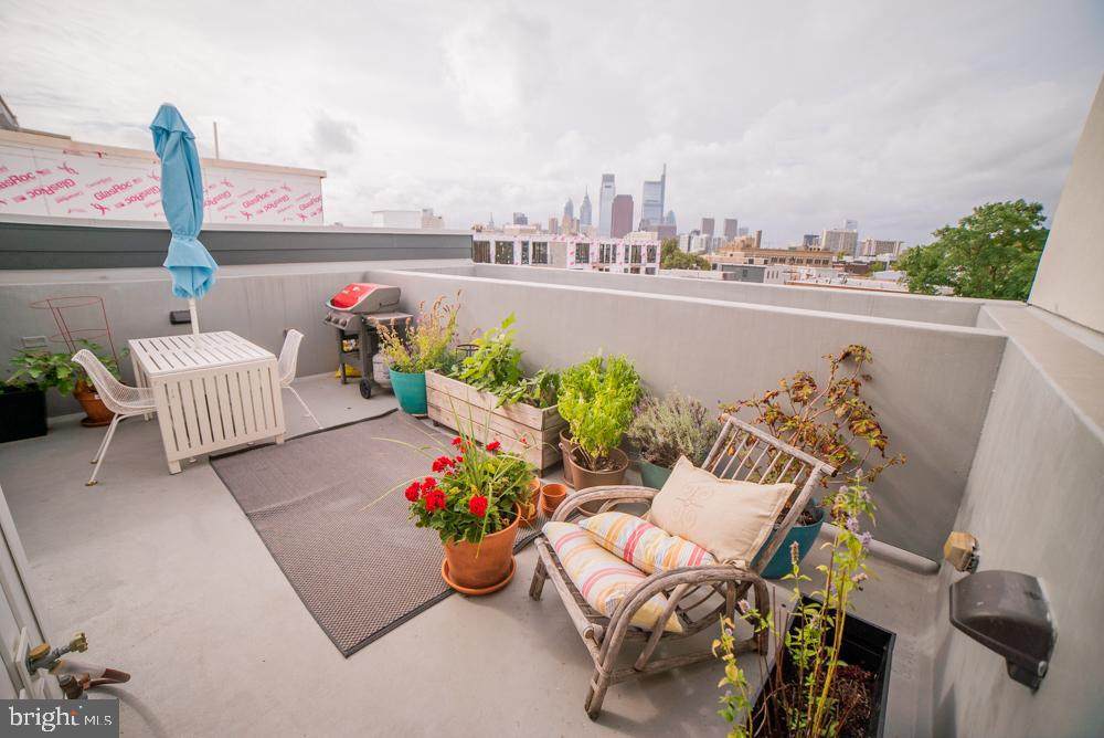 1623 Ridge Avenue - Photo 1