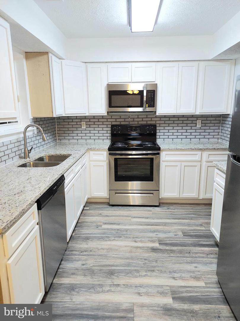 6113 Tapir Place - Photo 1