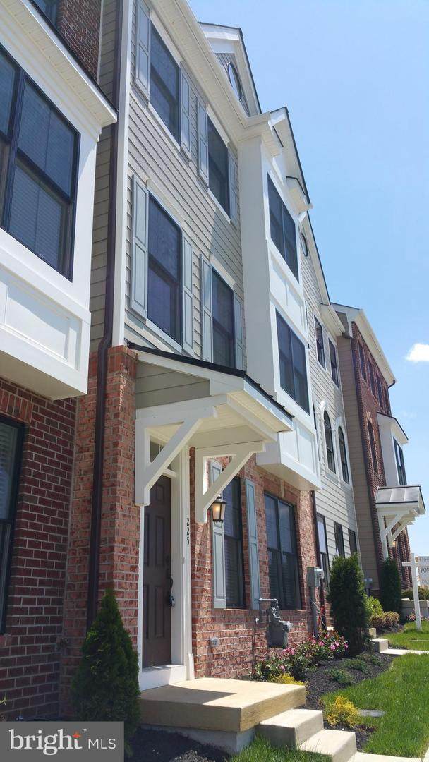 225 Valerie Lane - Photo 1