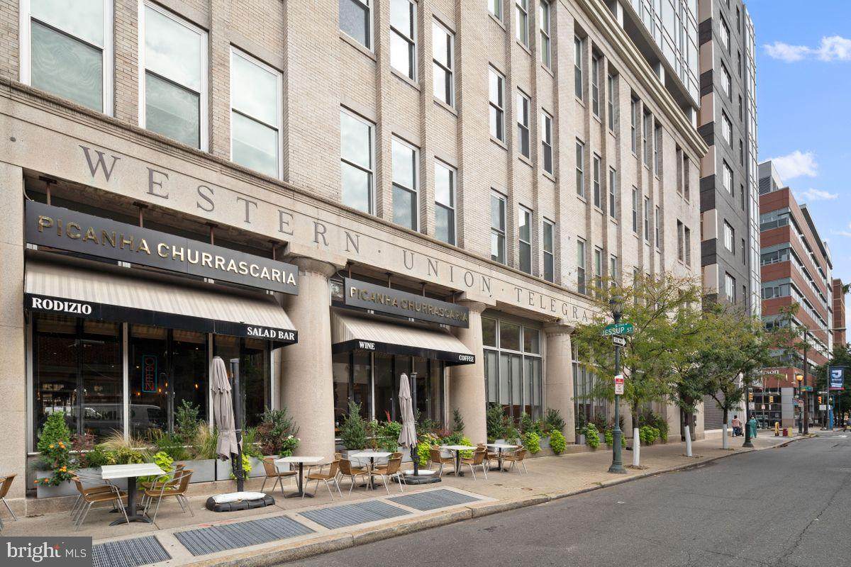 1101 Locust - Photo 1