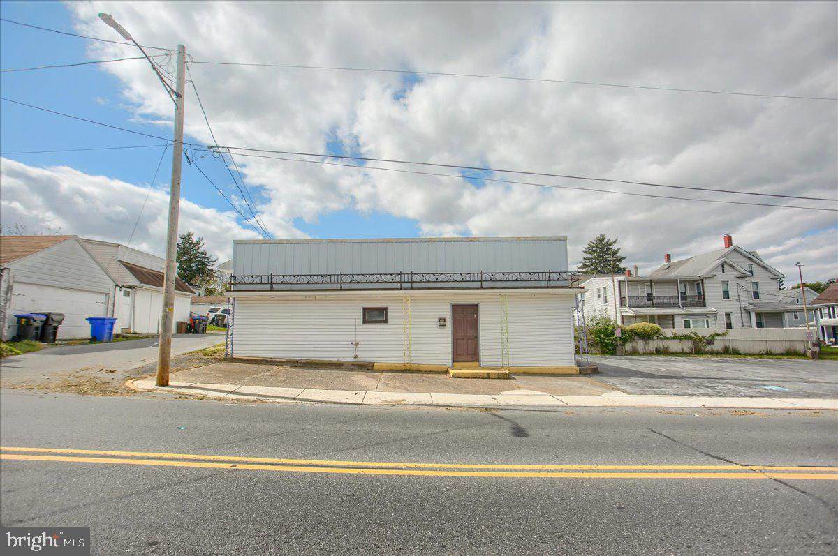 407 28TH Street - Photo 1