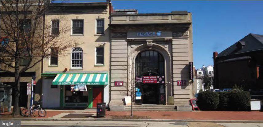 308 Pennsylvania Avenue - Photo 1