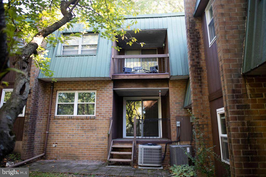 319 Meadowview Lane - Photo 1