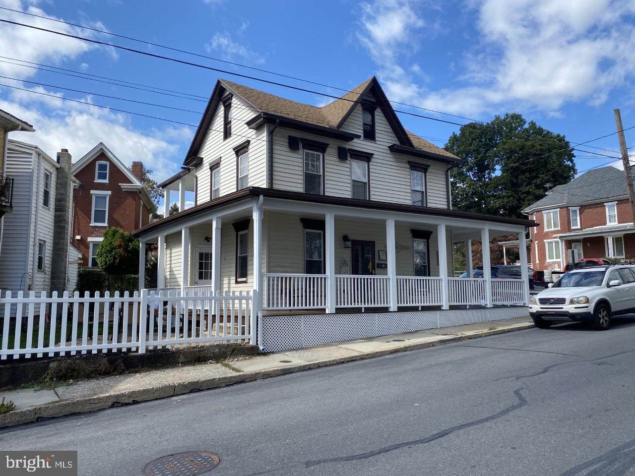 4 Maple Avenue - Photo 1