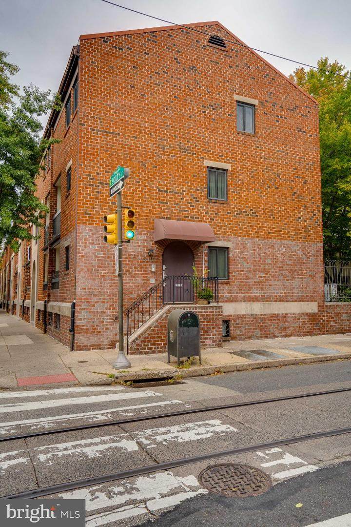540 11TH Street - Photo 1