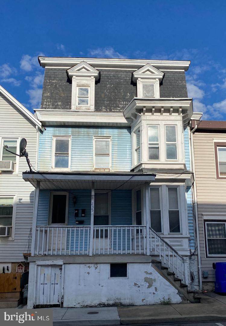 235 Summit Avenue - Photo 1