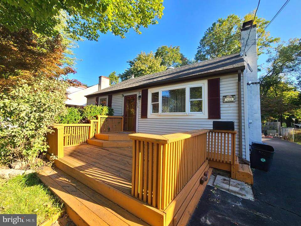 425 Grape Street - Photo 1