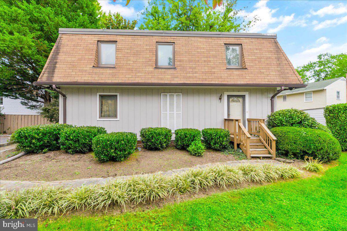 6719 Churchill - Photo 1