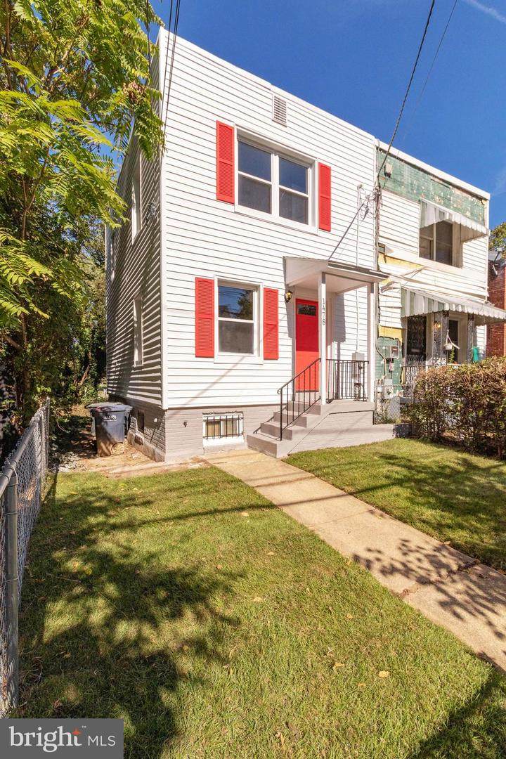 1478 Congress Place - Photo 1
