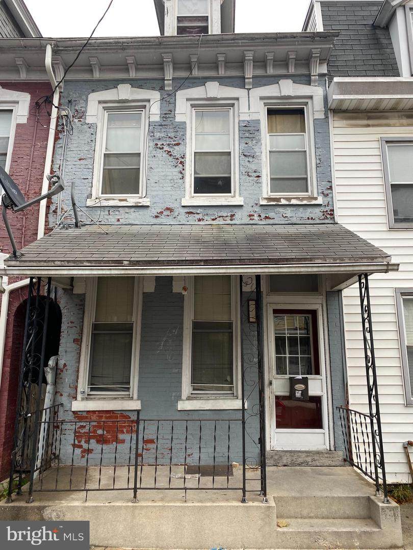 514 10TH Street - Photo 1