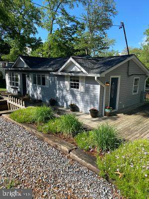 1719 Longwood Road - Photo 1