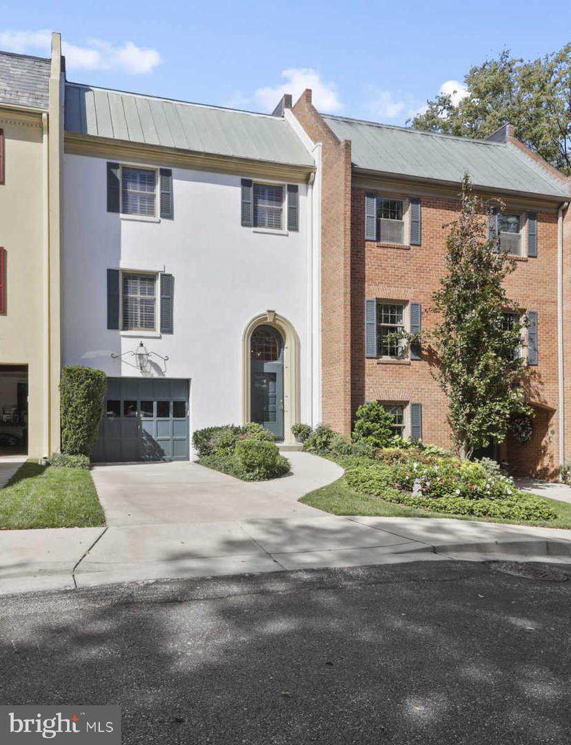 4 Hume - Photo 1