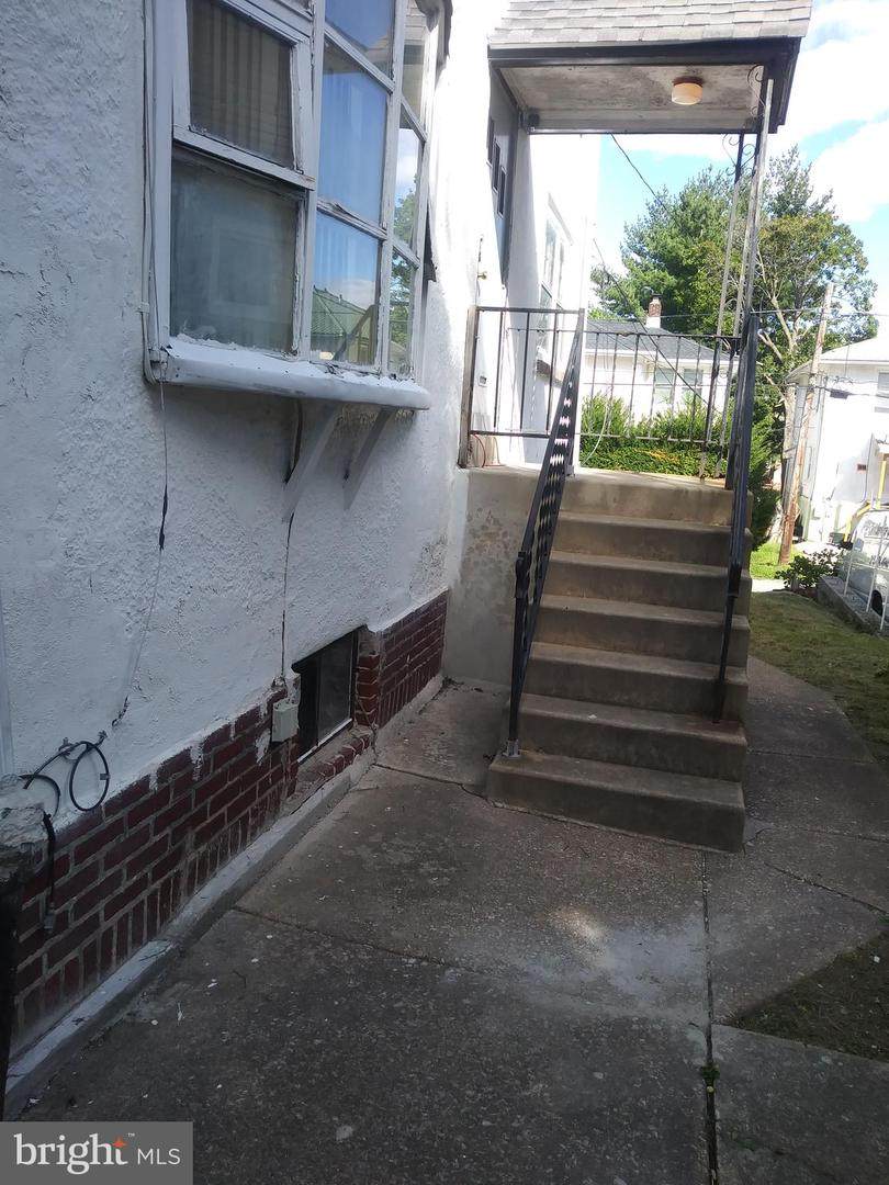 313 Maple Avenue - Photo 1