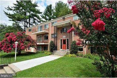 10600 Weymouth Street - Photo 1