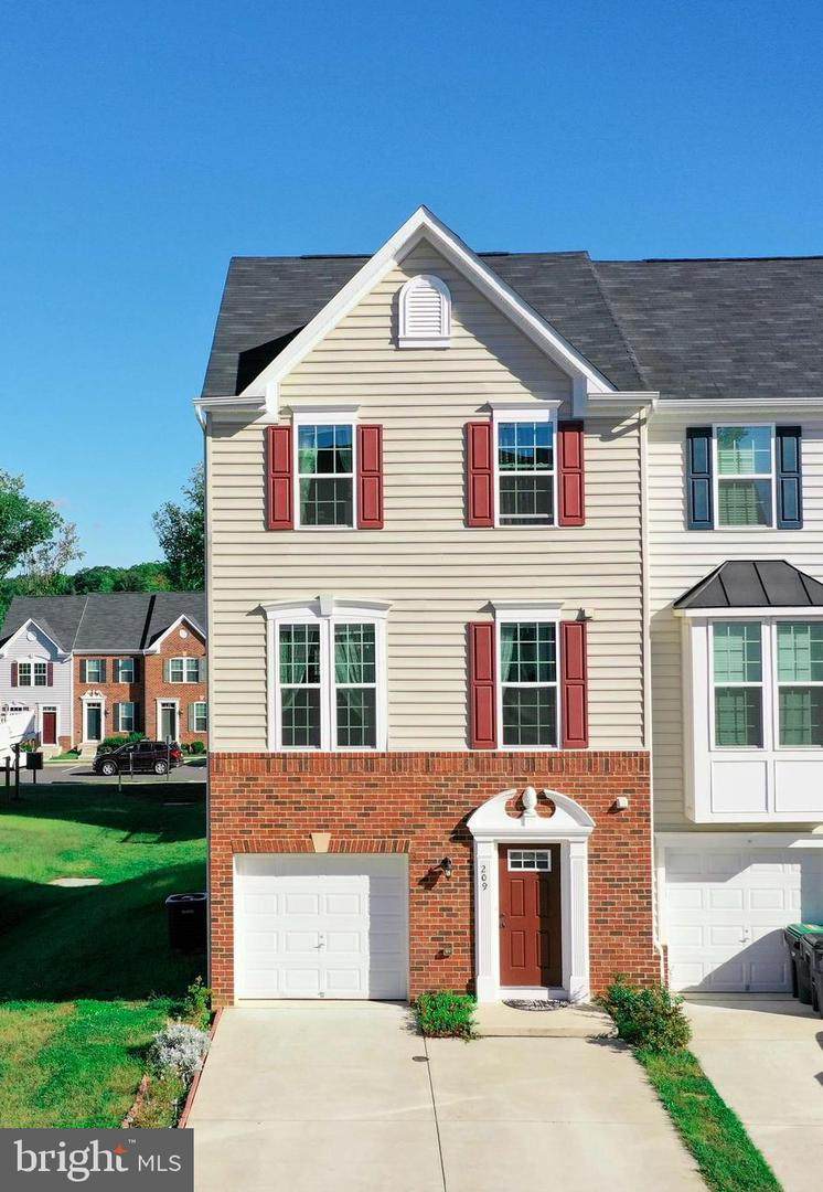 209 Landing Drive - Photo 1